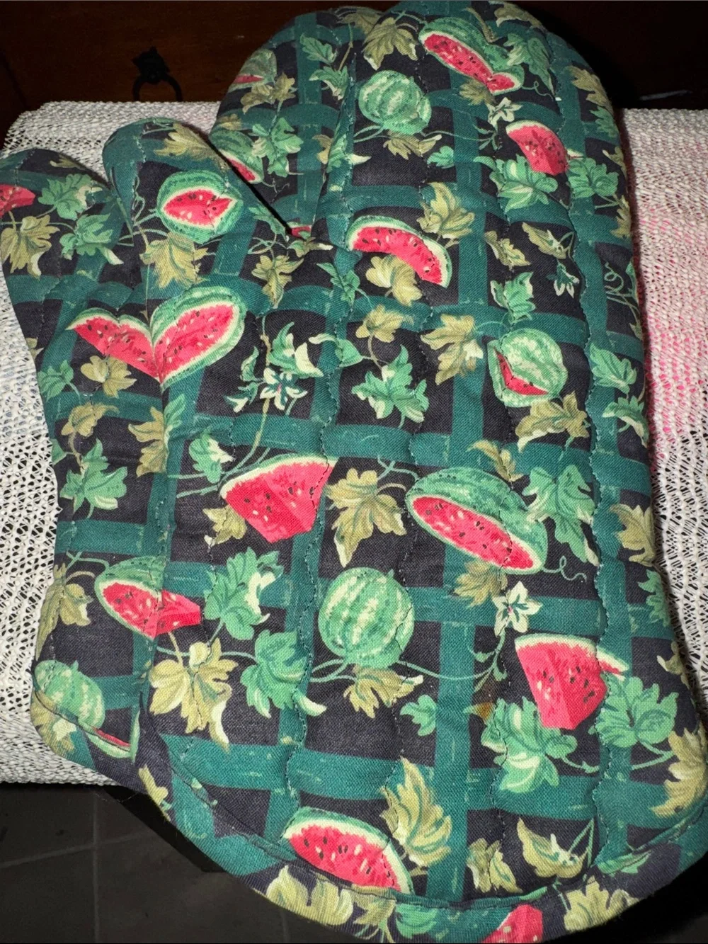 Vintage Watermelon Print Quilted Oven Mitts